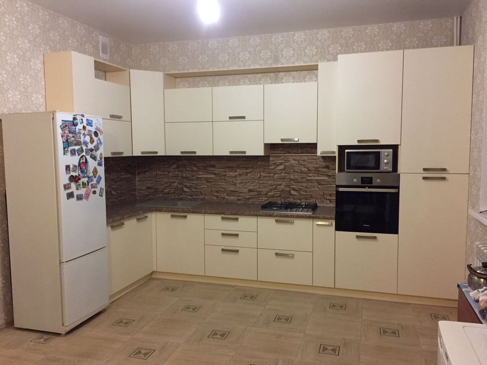 Белый кухонный гарнитур-Кухня МДФ в ПВХ «Модель 165»-фото2