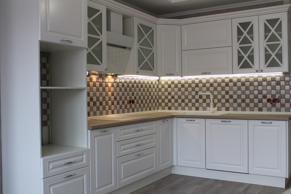 Белый кухонный гарнитур-Кухня МДФ в ПВХ «Модель 82»-фото1
